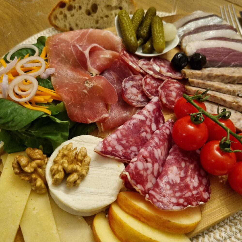 les chenes rouges chambres dhotes castelnaud milandes table dhotes cuisine maison 1